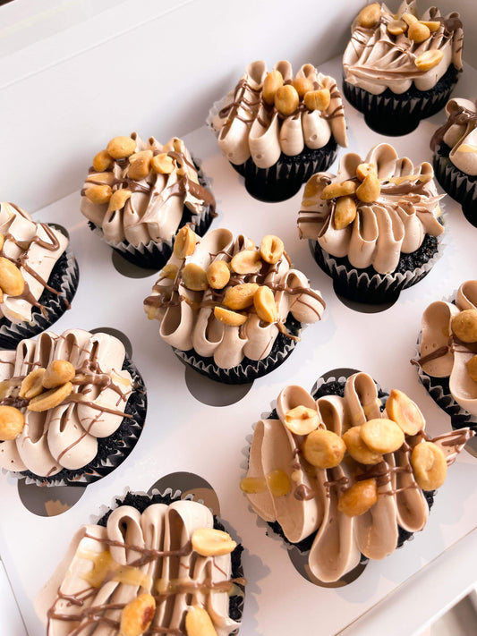 Snickers cupcakes