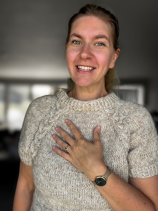 Kardemomme T-skjorte strikkeoppskrift