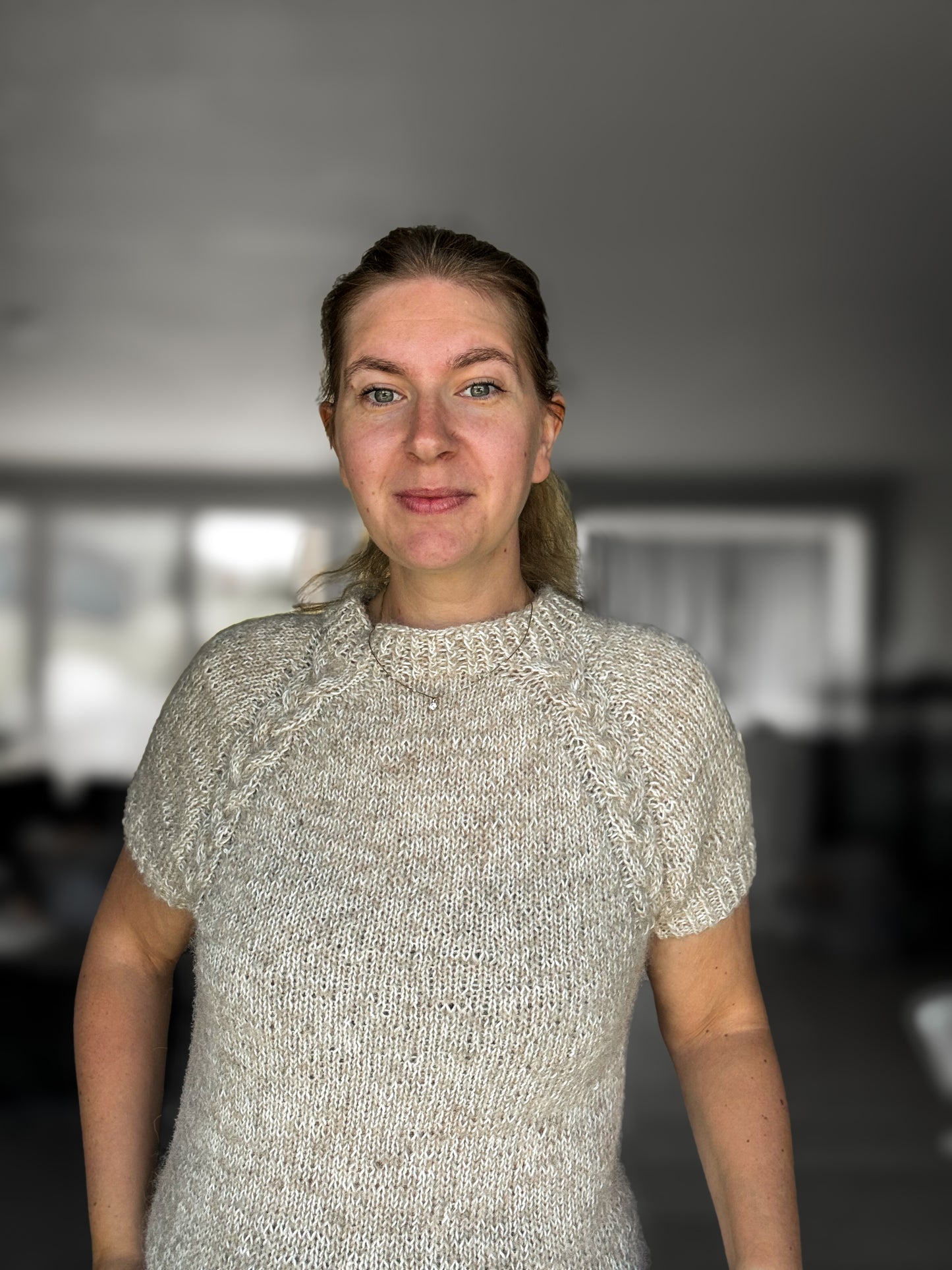 Kardemomme T-skjorte strikkeoppskrift